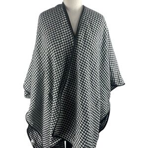 Falls Creek Classic Black and White Houndstooth Wrap, One Size fits all